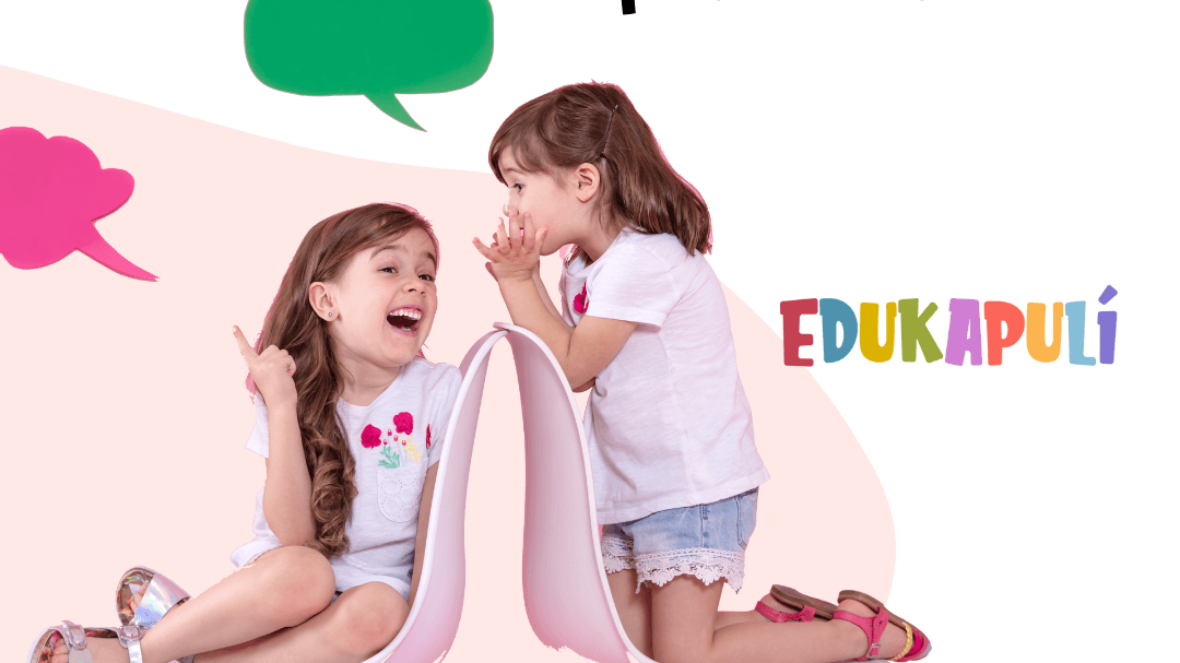 Dos niñas hablando sentadas en sillas