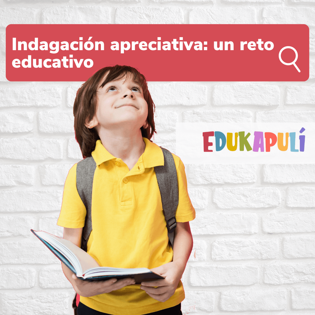 niño viendo hacia arriba con un libro en sus manos